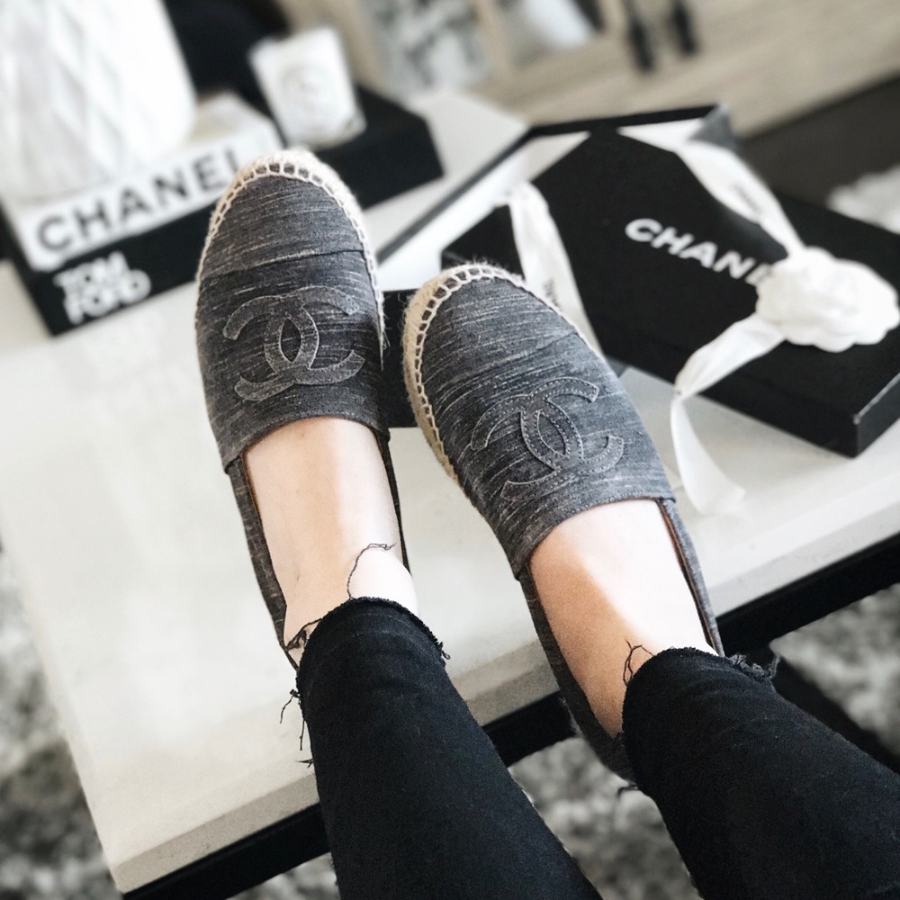 Authentic Chanel grey suede logo espadrilles 40 - Picture 1 of 8